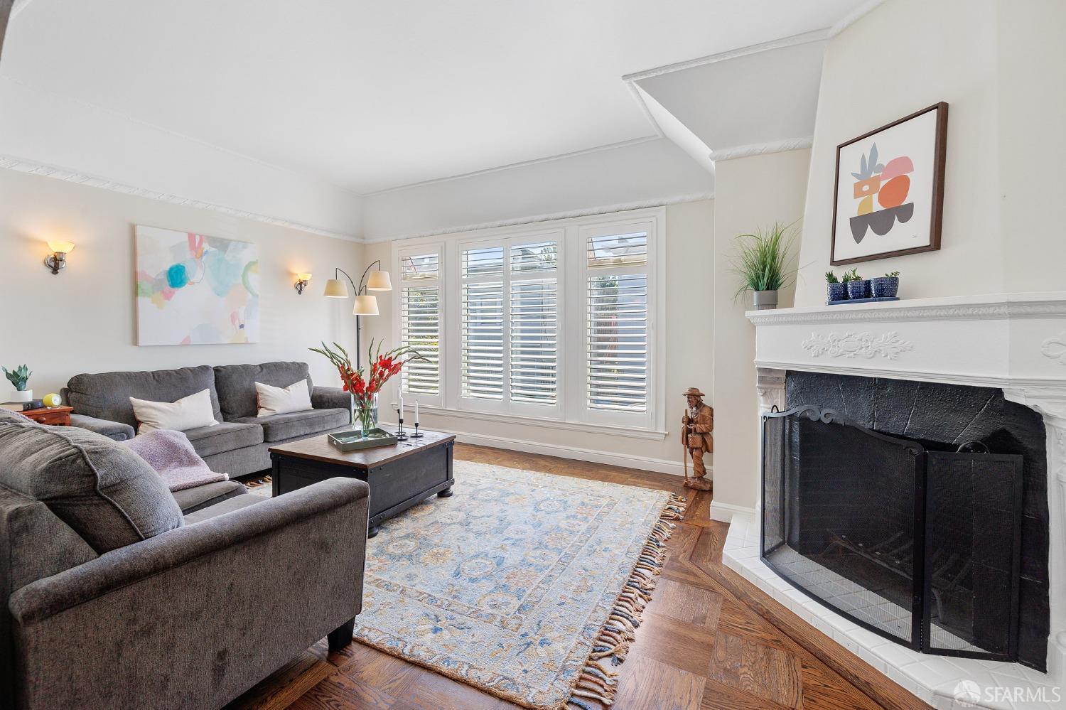 Detail Gallery Image 2 of 26 For 807 Moultrie St, San Francisco,  CA 94110 - 3 Beds | 1 Baths