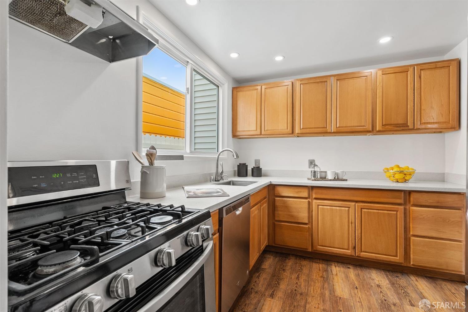2086 48th Ave, San Francisco, CA 94116