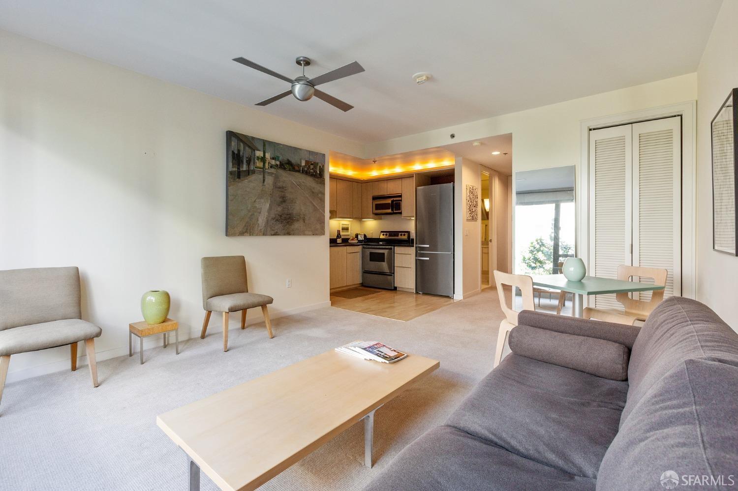 Photo #4: 423909458 Listing 