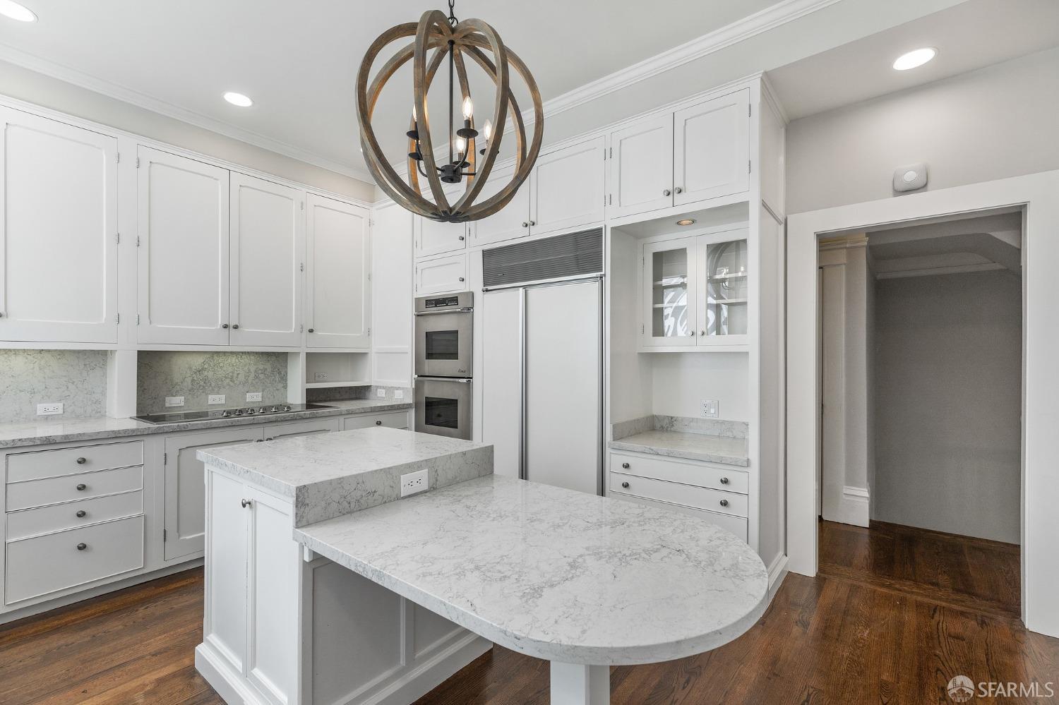 Photo #5: 423907756 Listing 