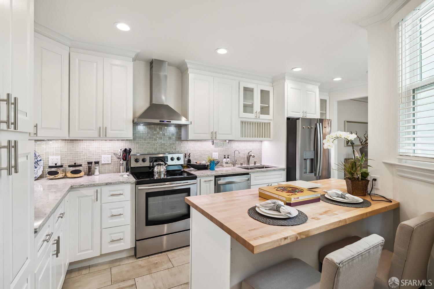 Photo of 2539 18th Ave in San Francisco, CA