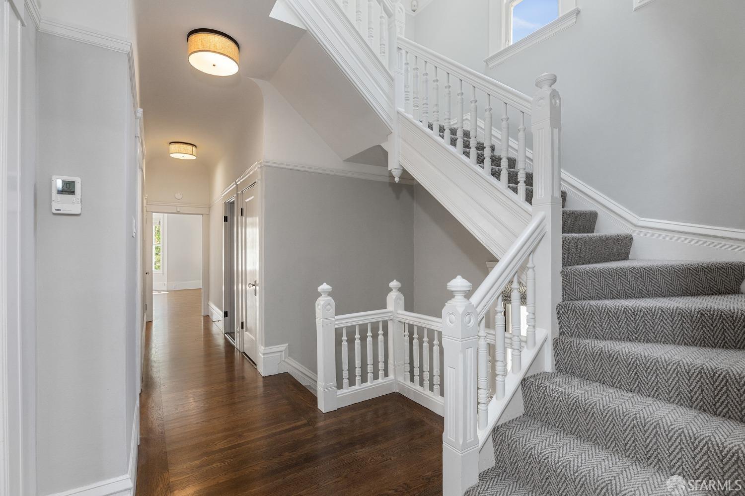 Photo #9: 423907756 Listing 
