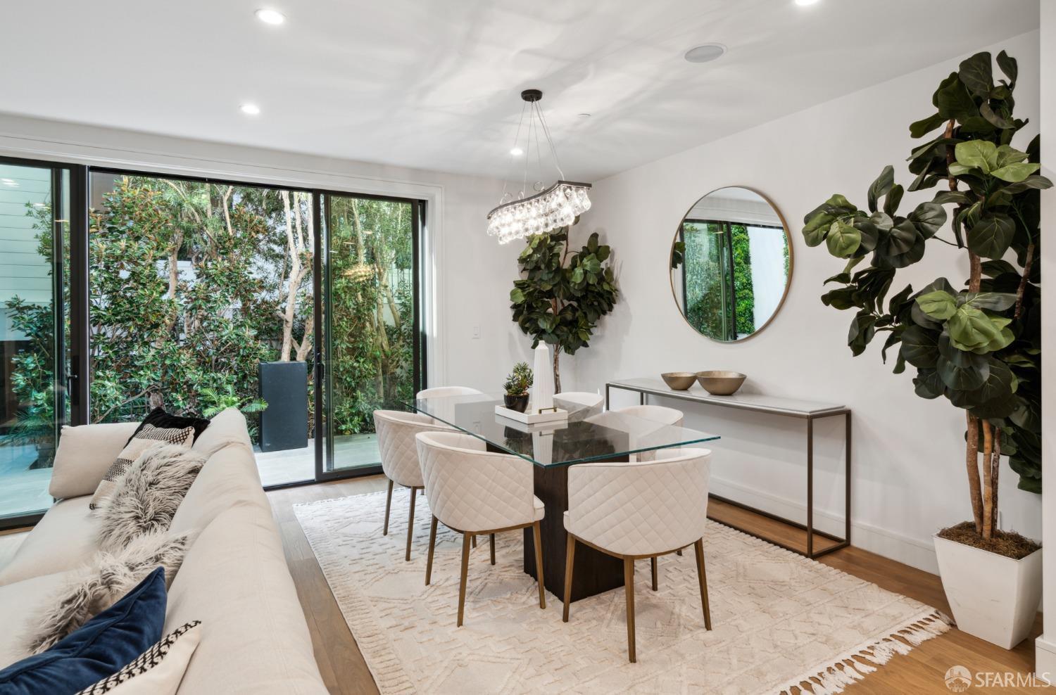 Photo #5: 423909944 Listing 