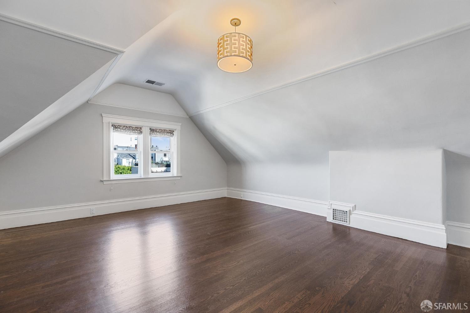 Photo #22: 423907756 Listing 