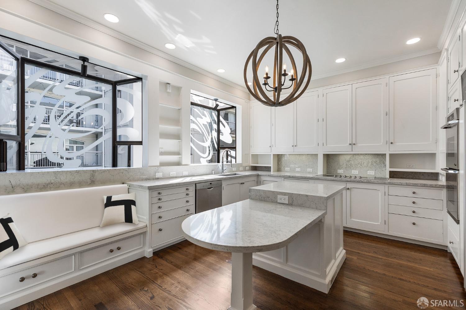 Photo #4: 423907756 Listing 