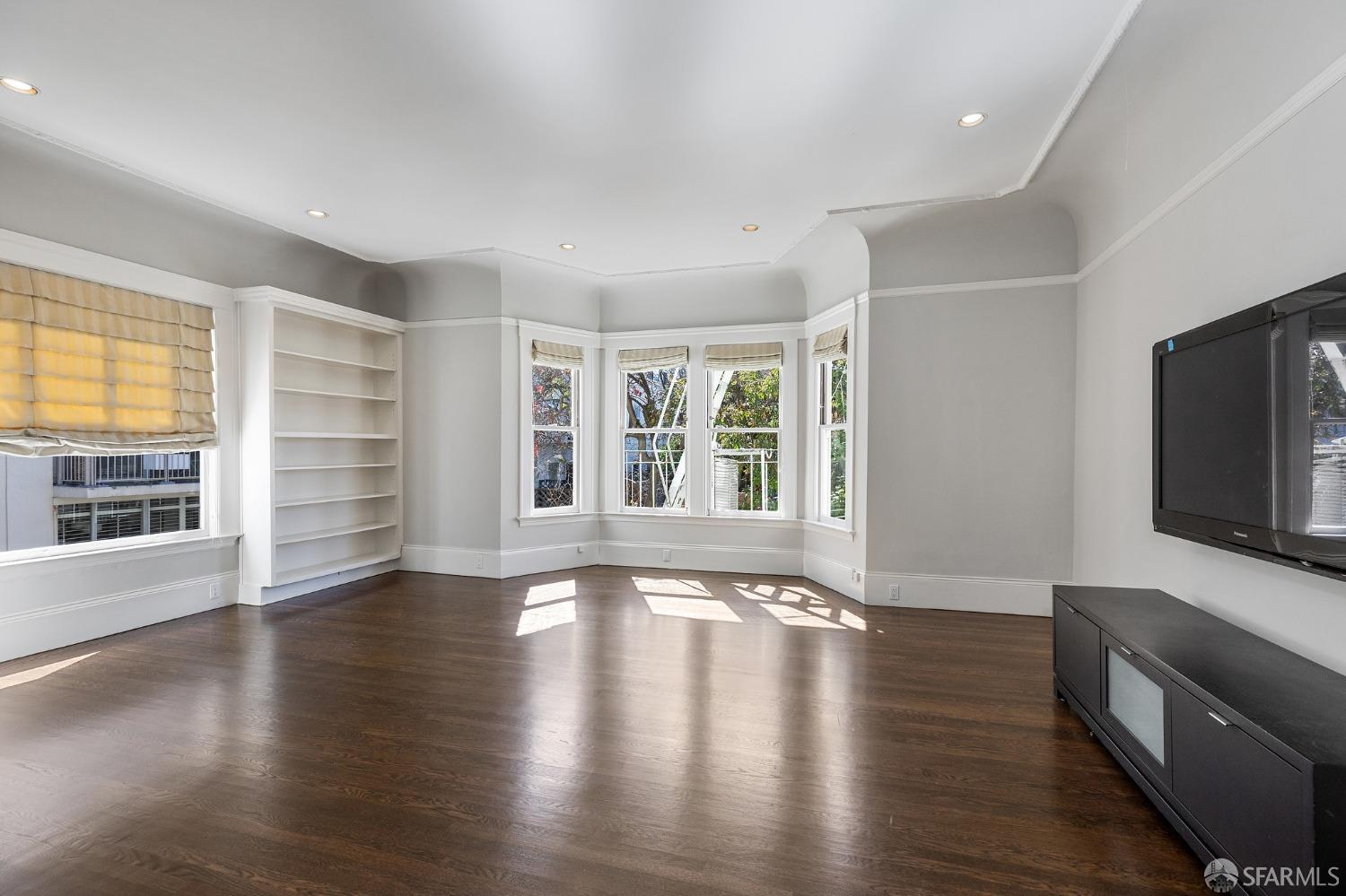 Photo #19: 423907756 Listing 