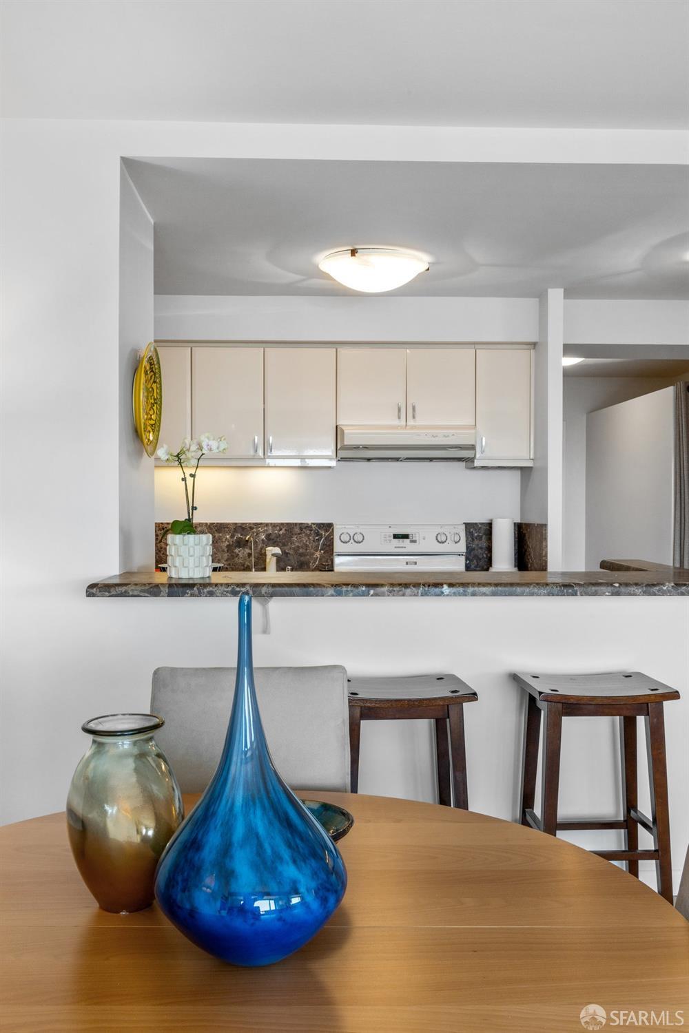 Photo #12: 423910307 Listing 