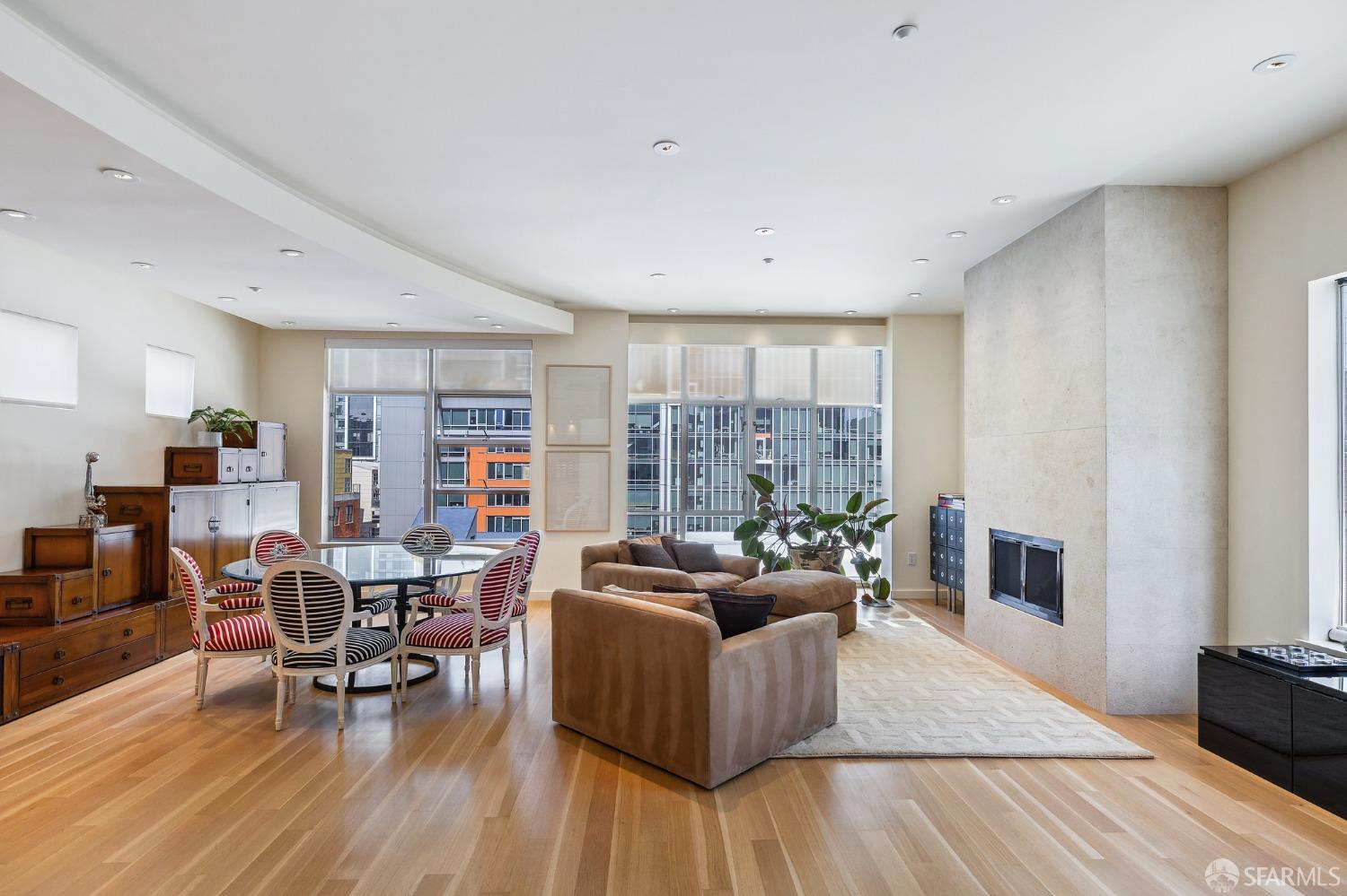 Photo #7: 423910431 Listing 