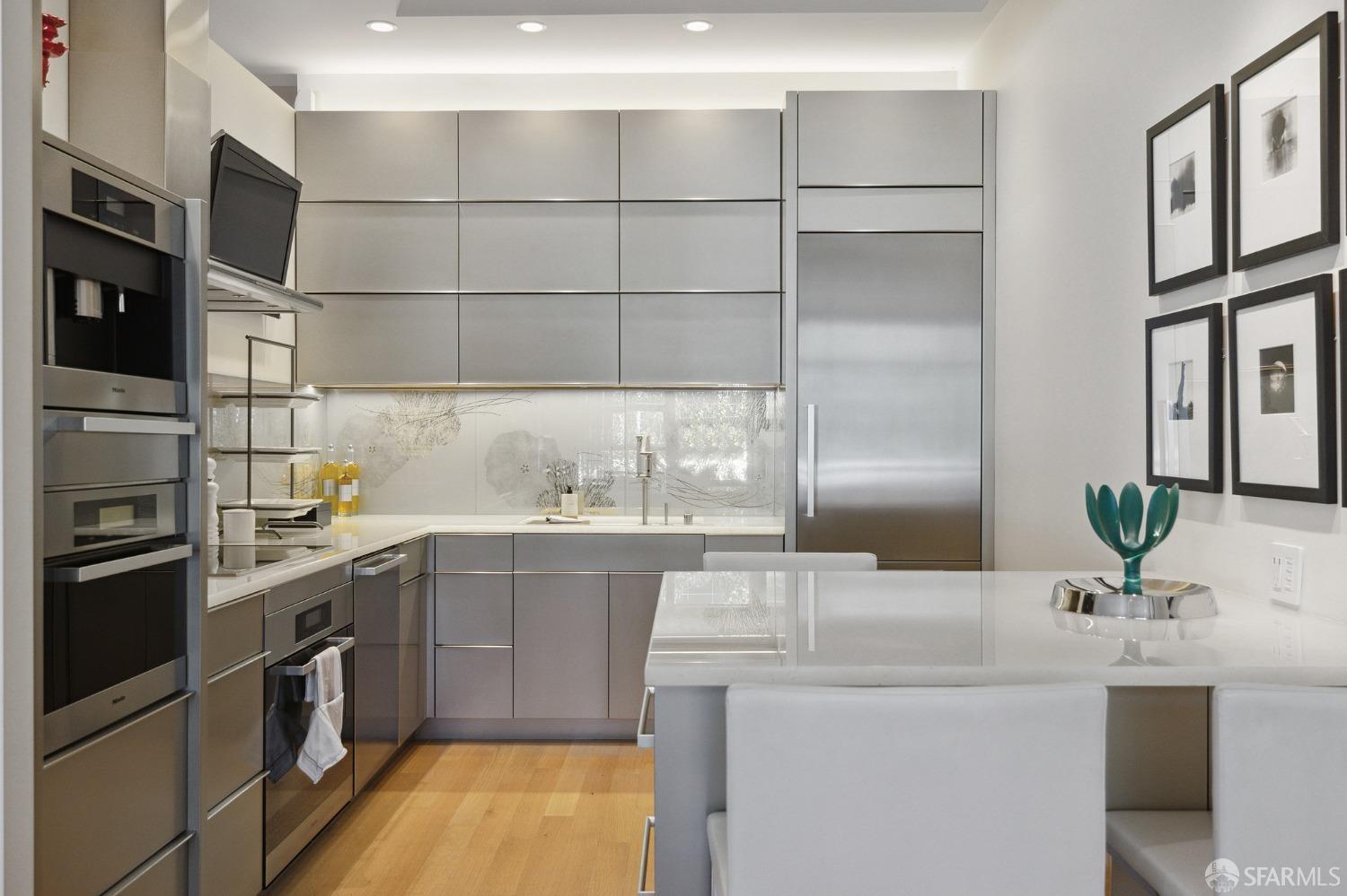 Photo #15: 423910424 Listing 