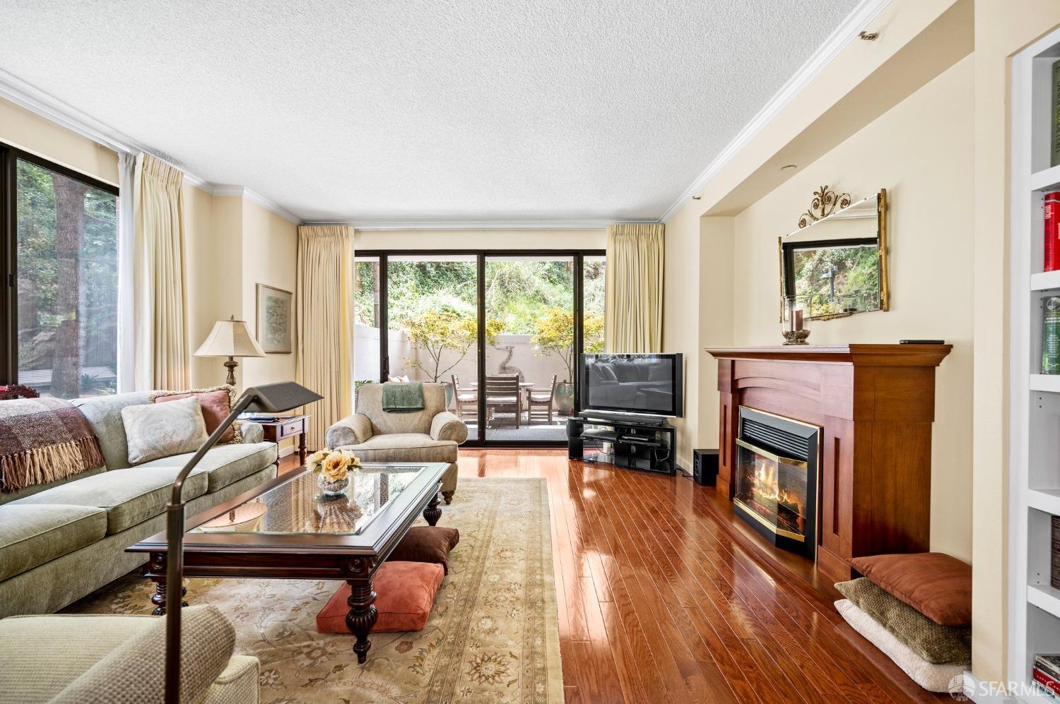 Photo #4: 423749919 Listing 