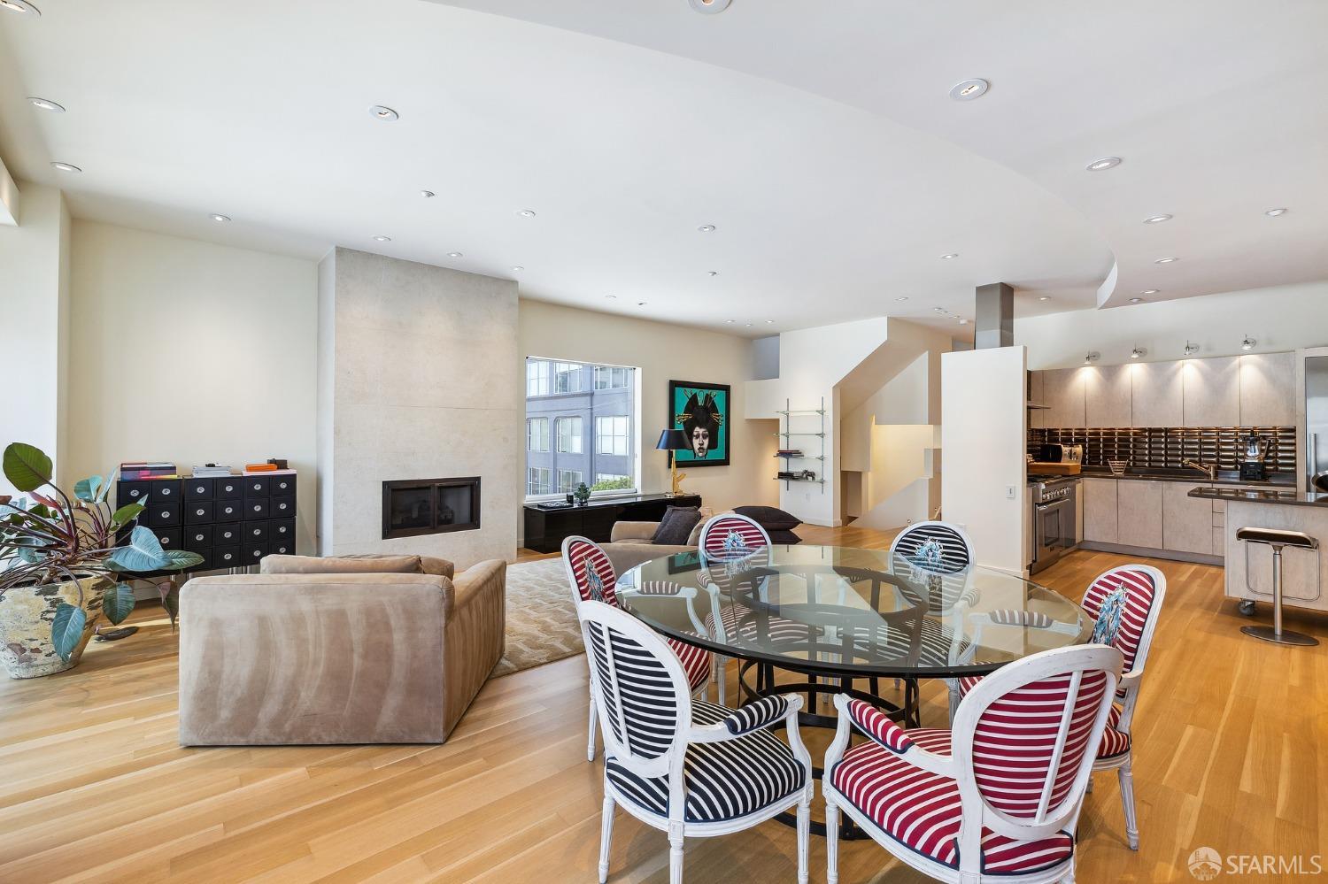 Photo #10: 423910431 Listing 