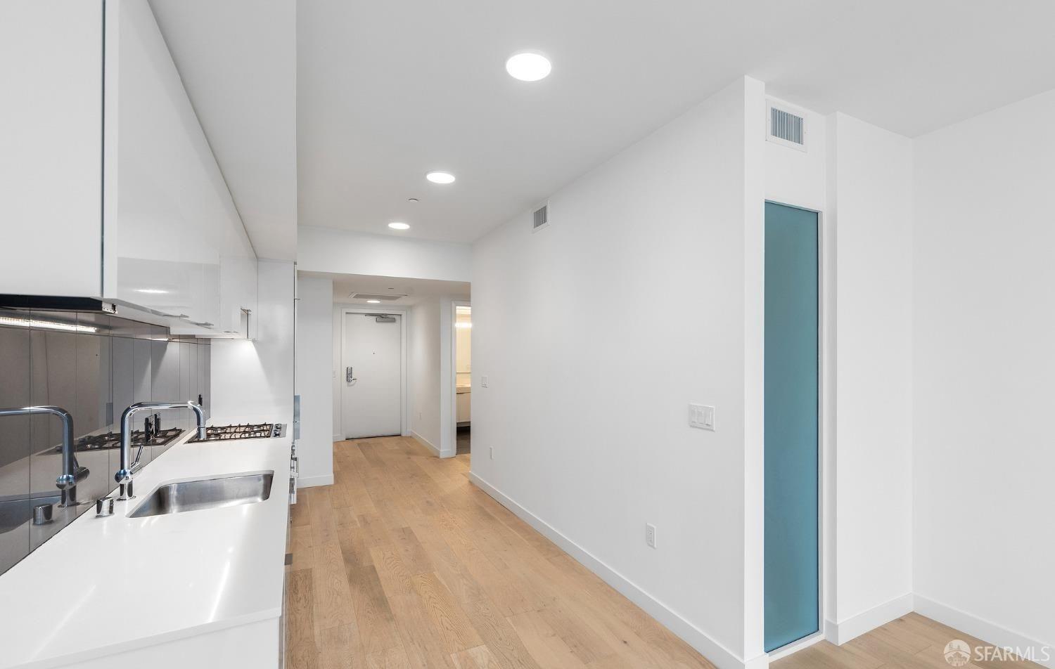 Photo #12: 423910504 Listing 