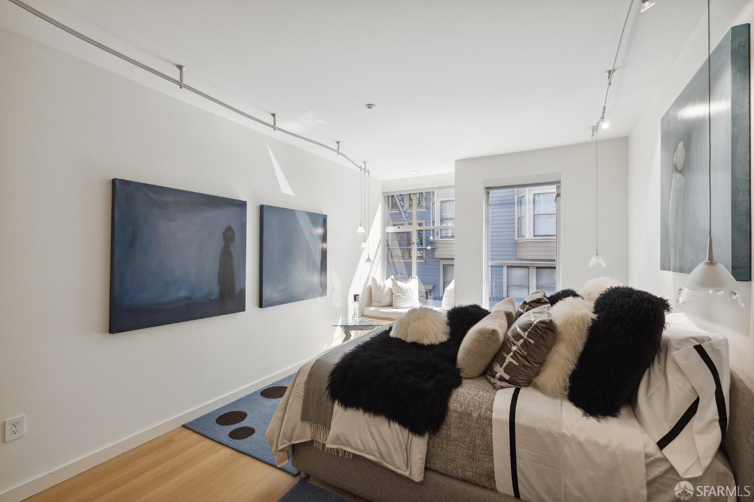 Photo #36: 423910424 Listing 
