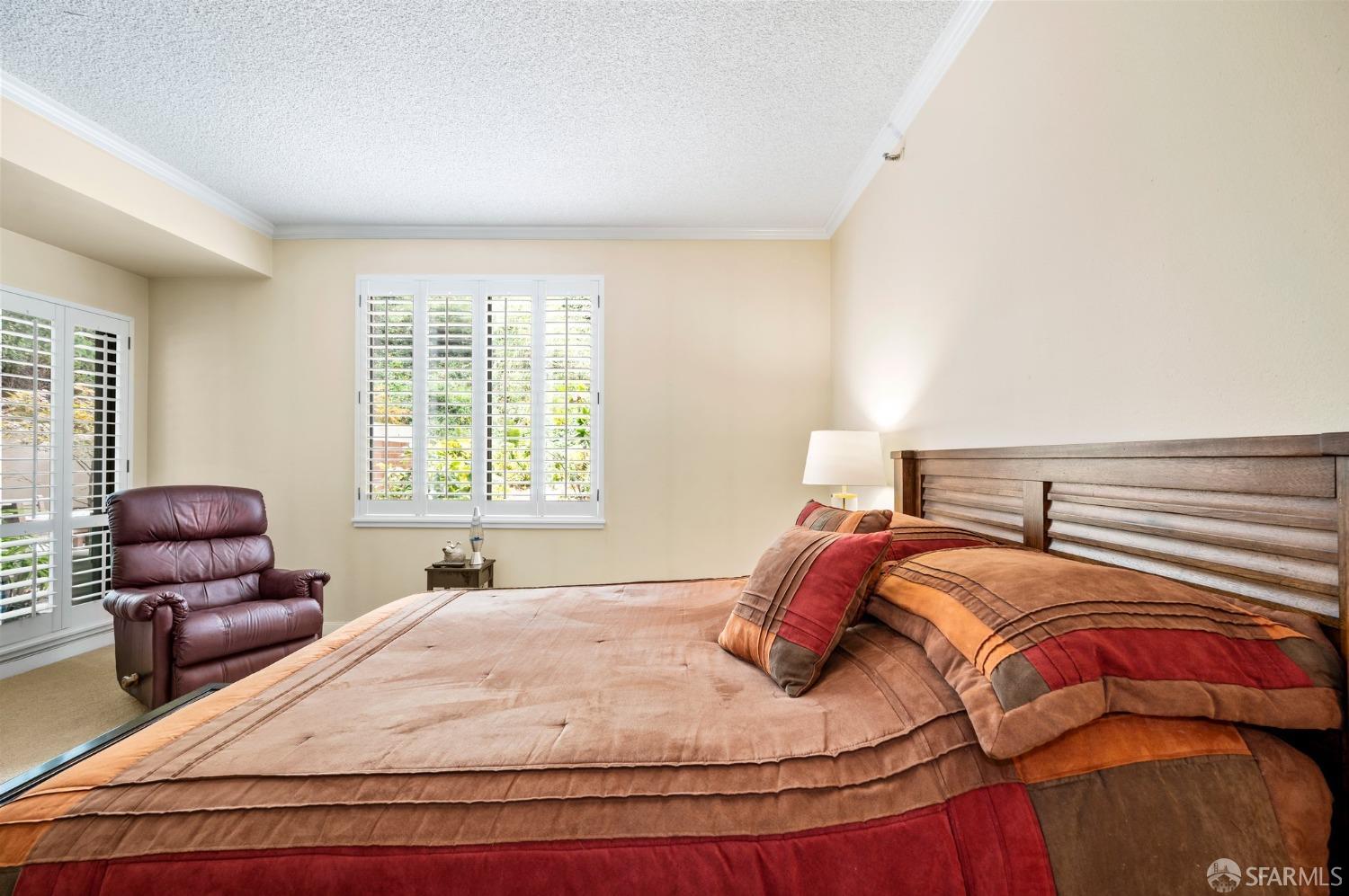 Photo #16: 423749919 Listing 
