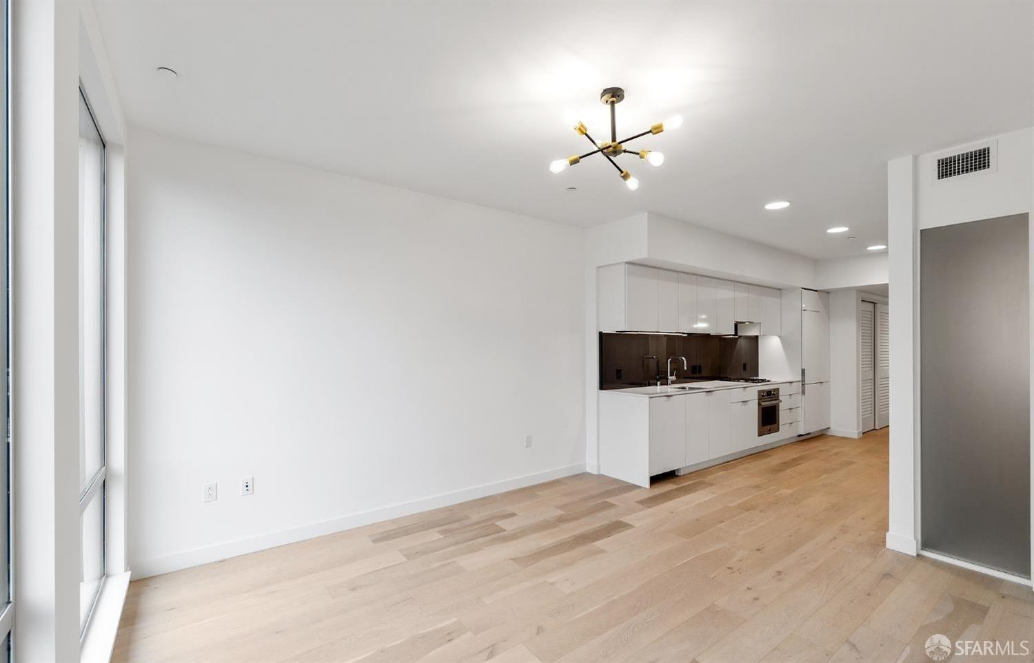 Photo #15: 423910504 Listing 