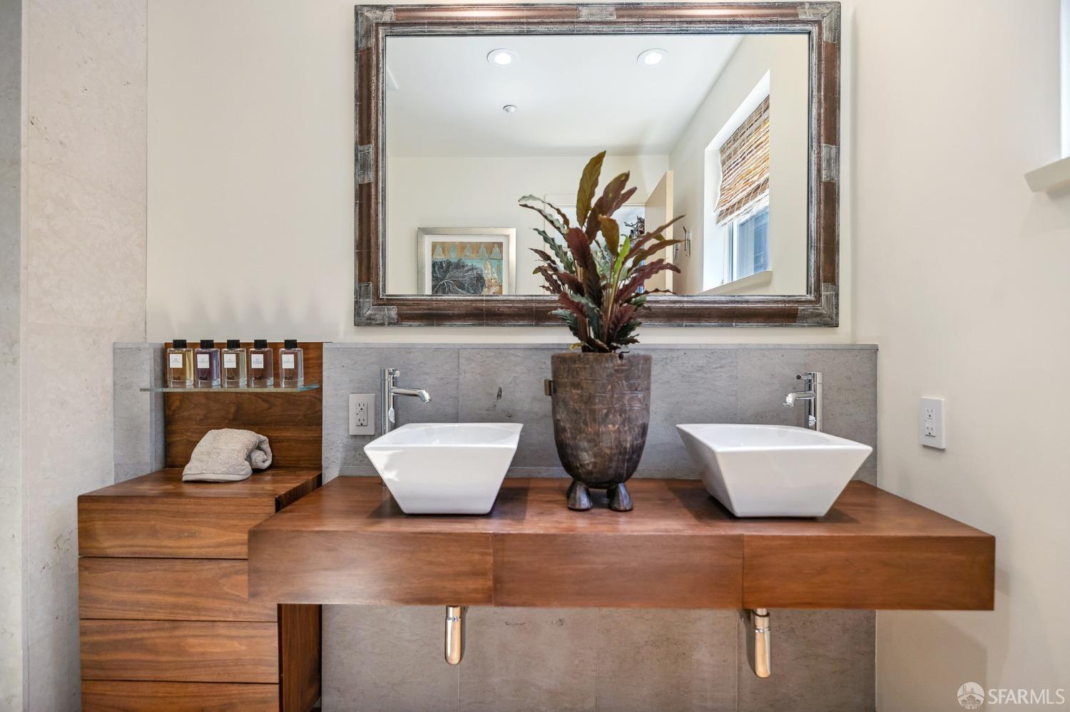 Photo #22: 423910431 Listing 