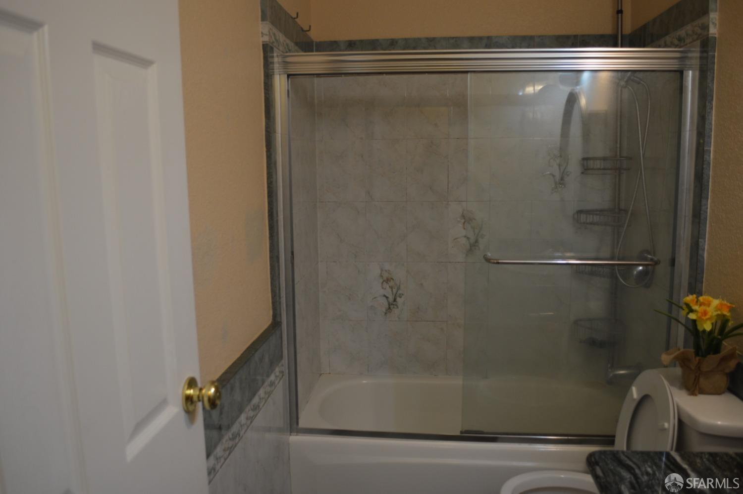 Photo #22: 423908561 Listing 