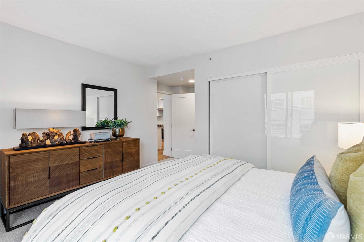 Photo #22: 423910496 Listing 