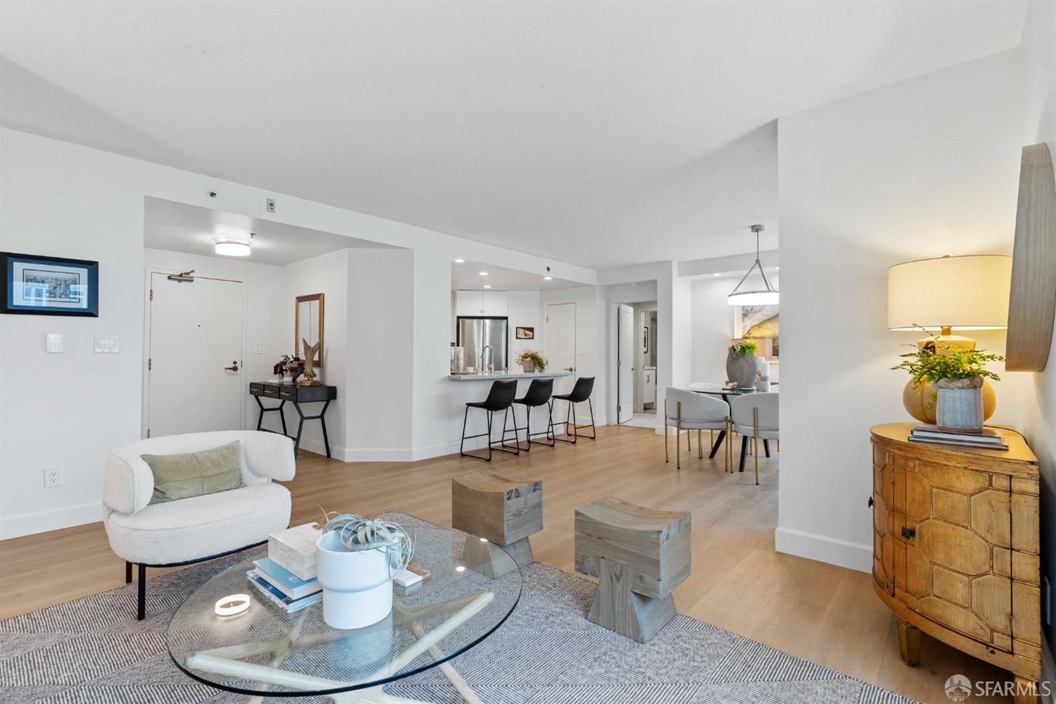 Photo #8: 423910496 Listing 