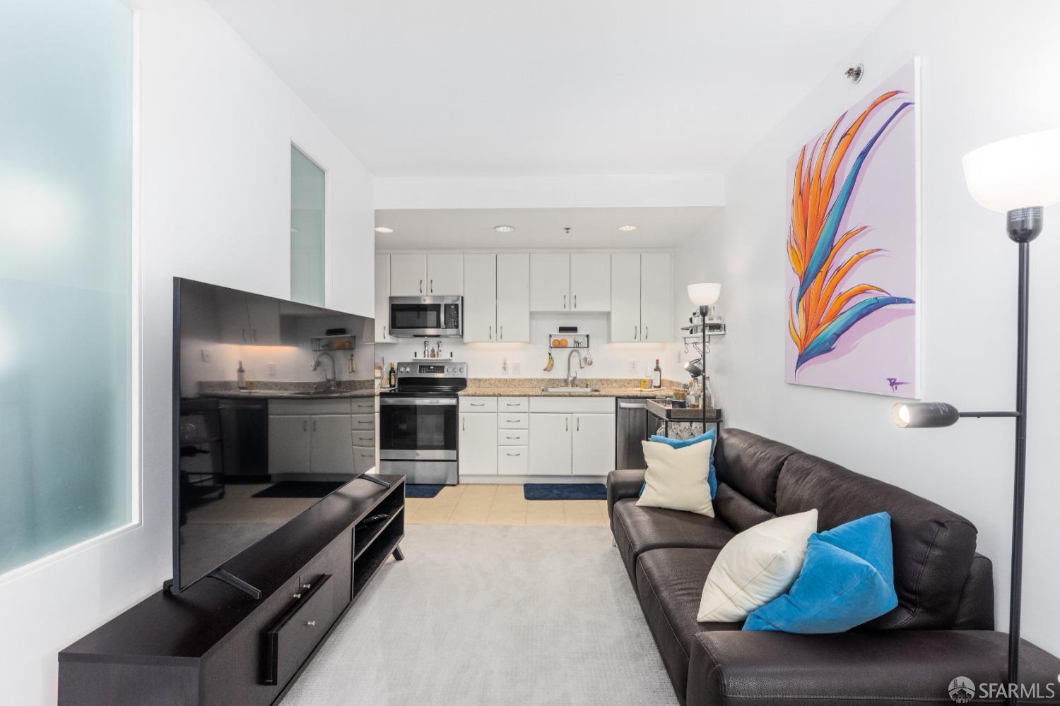Photo #7: 423910537 Listing 