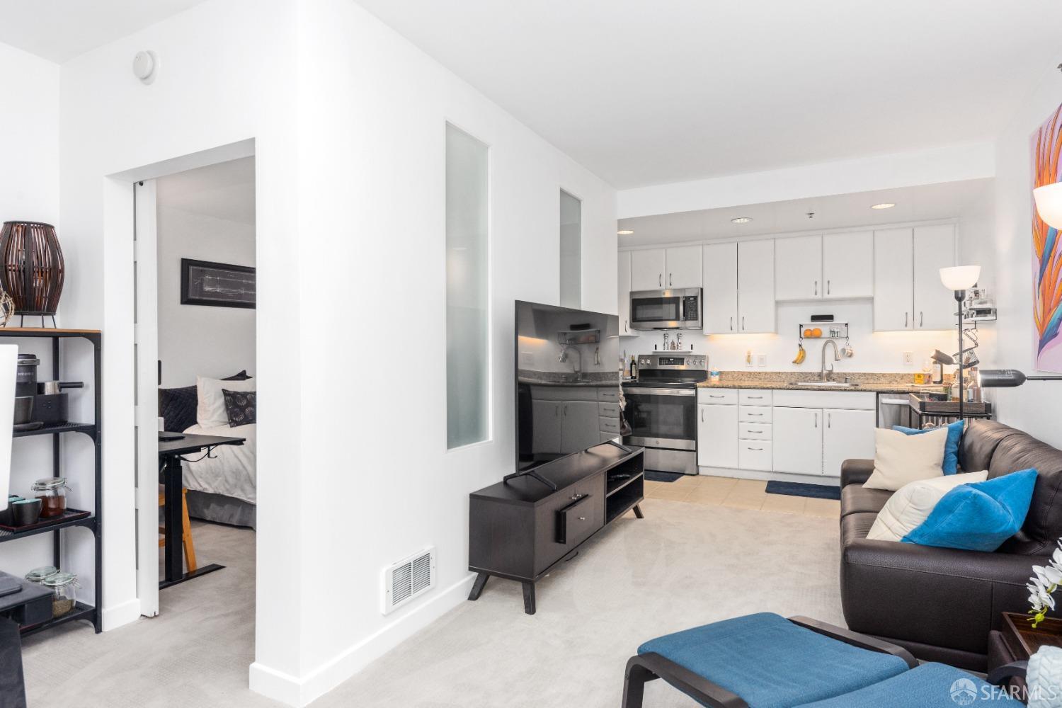Photo #5: 423910537 Listing 