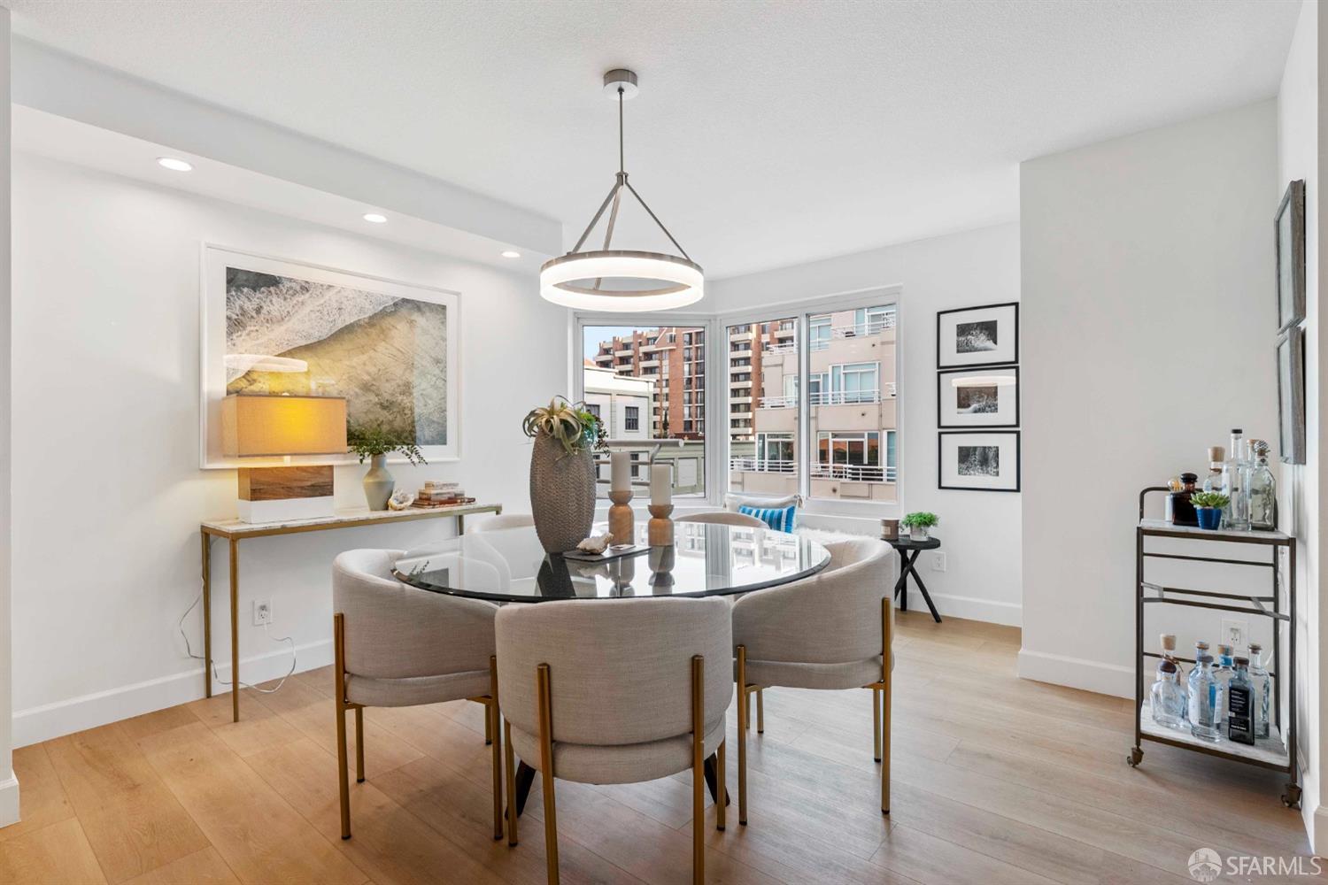 Photo #10: 423910496 Listing 