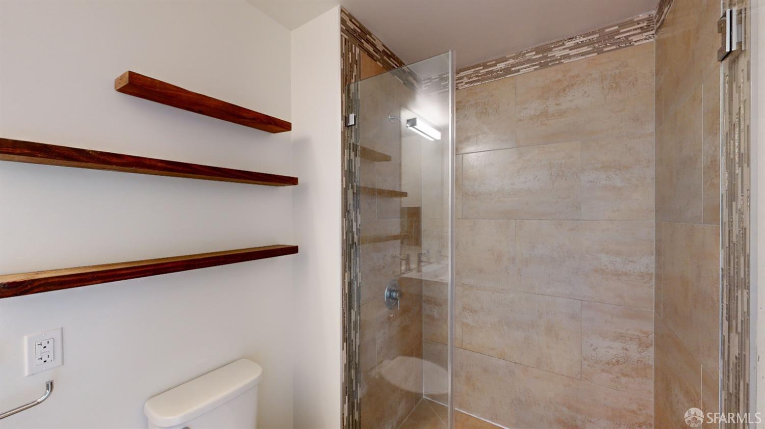 Photo #21: 423911461 Listing 