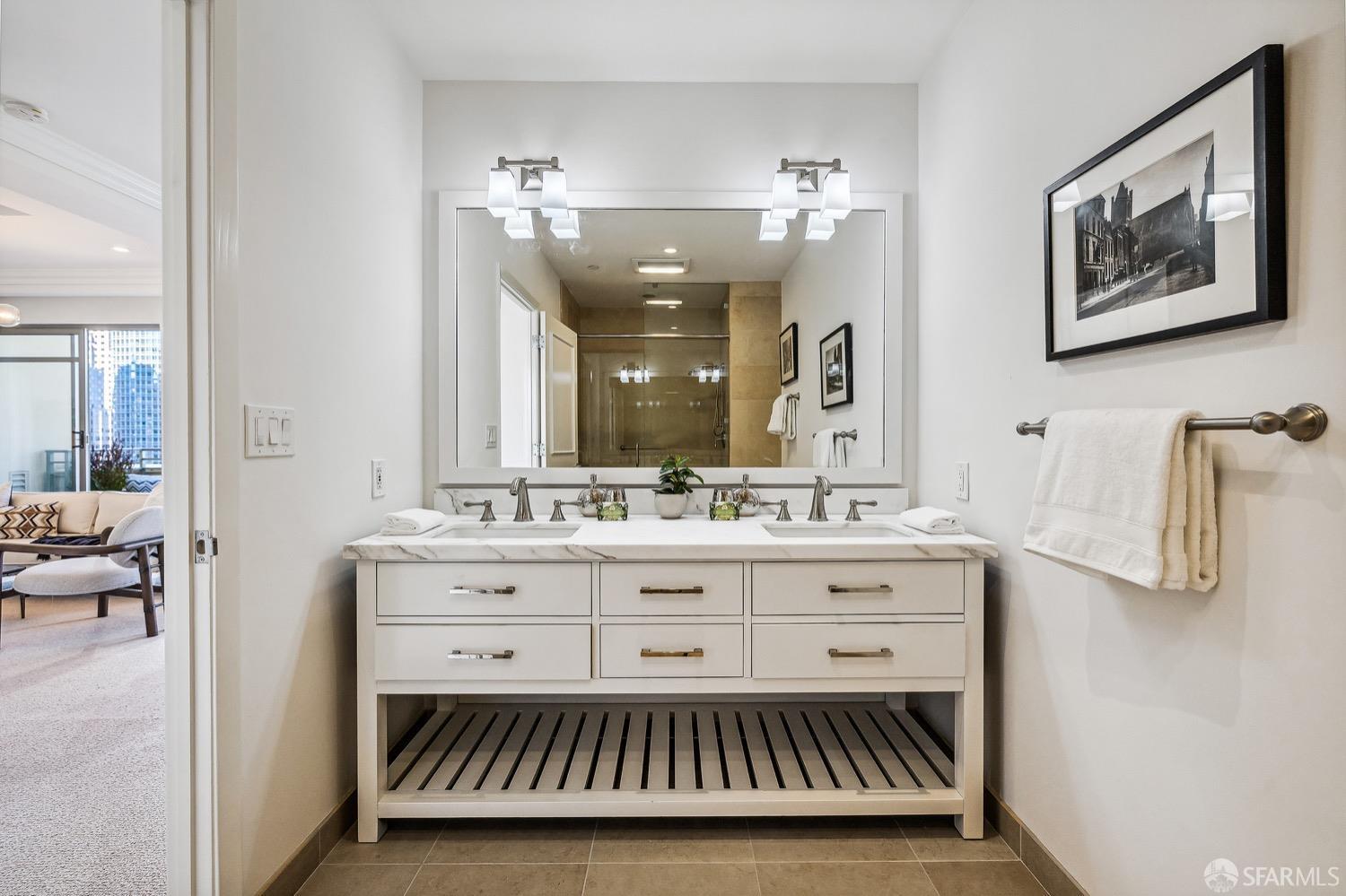 Photo #31: 423911368 Listing 