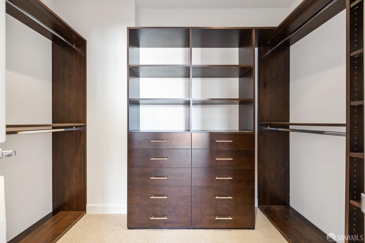 Photo #32: 423911368 Listing 