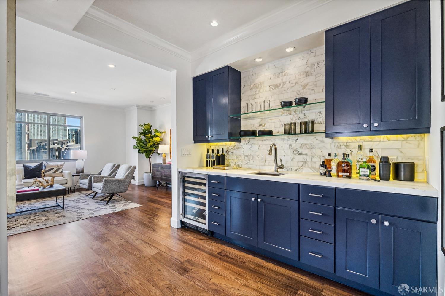 Photo #14: 423911368 Listing 