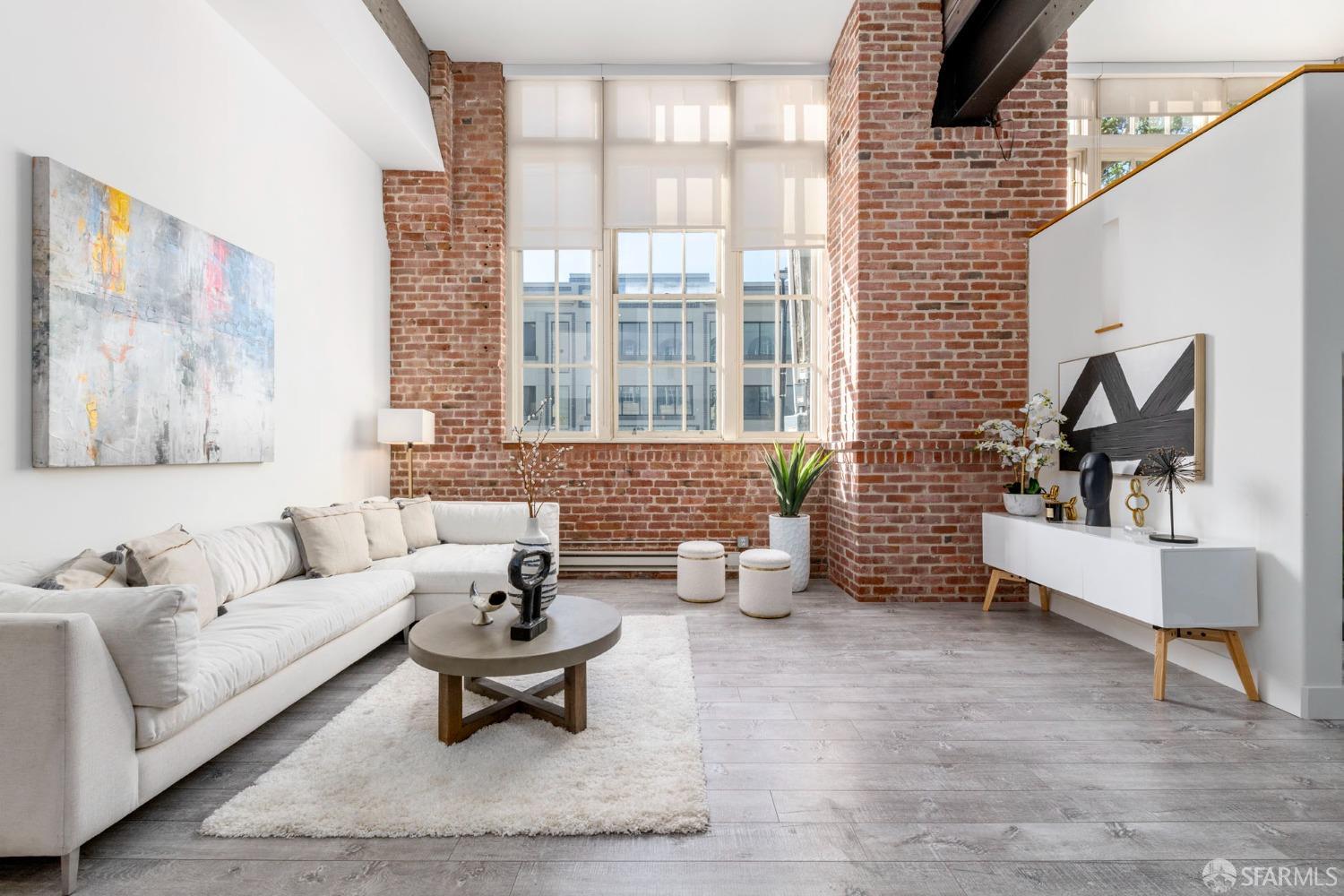 Photo #2: 423911438 Listing 
