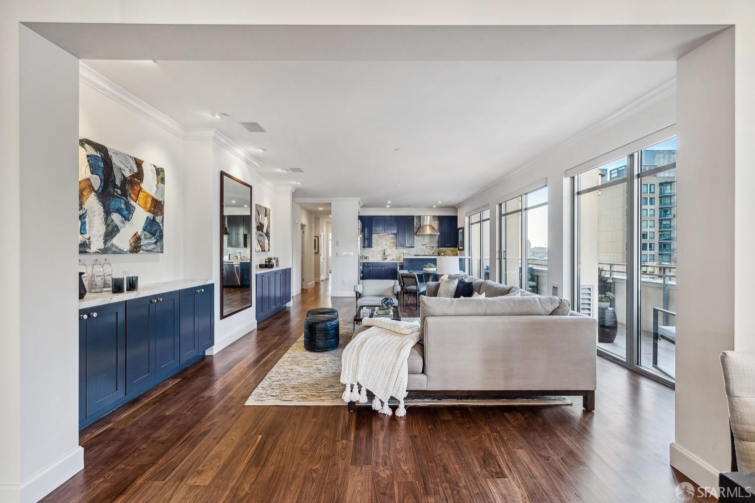 Photo #15: 423911368 Listing 