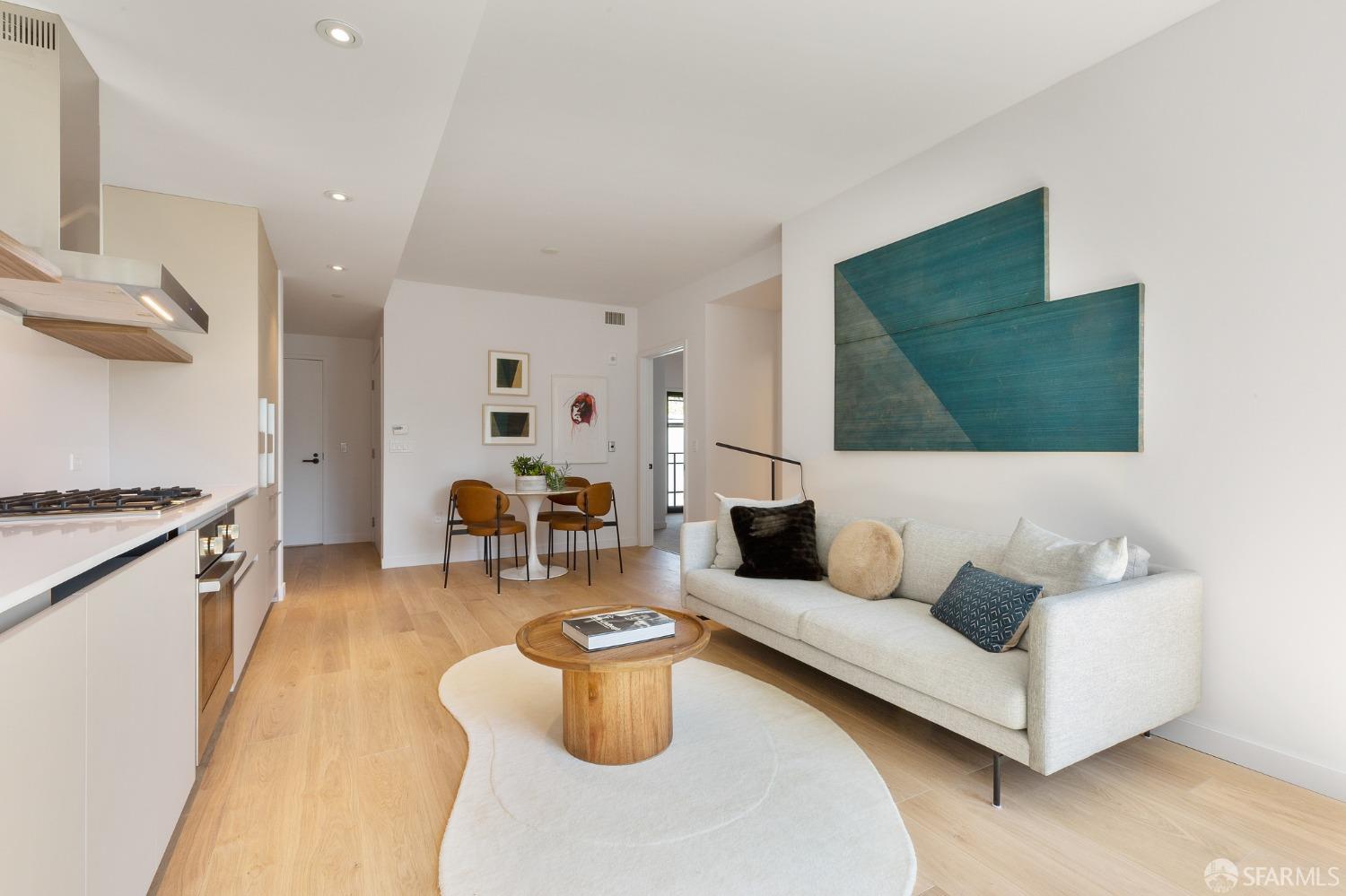 Photo #12: 423756047 Listing 