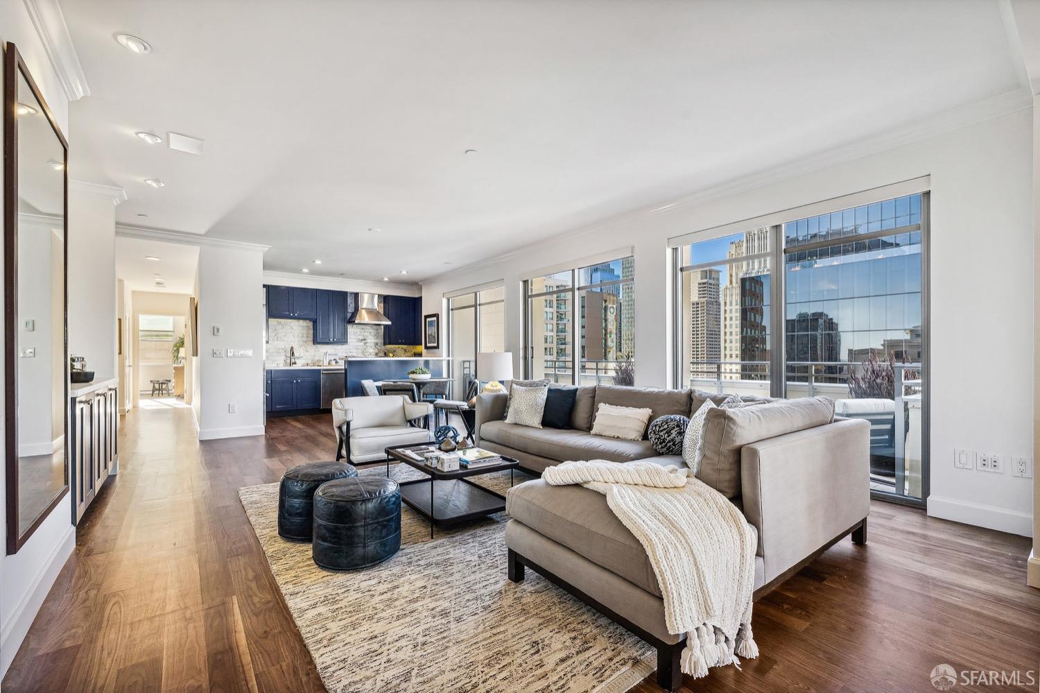 Photo #16: 423911368 Listing 