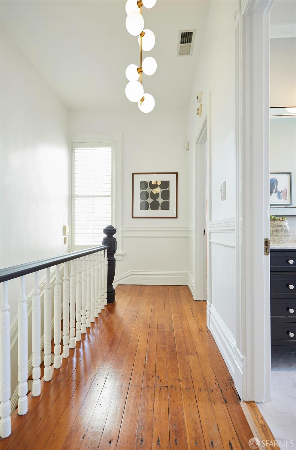 Photo #2: 423910560 Listing 