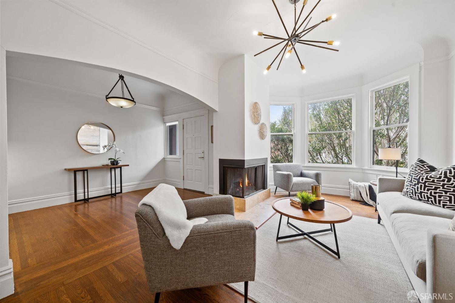 Photo #2: 423910896 Listing 