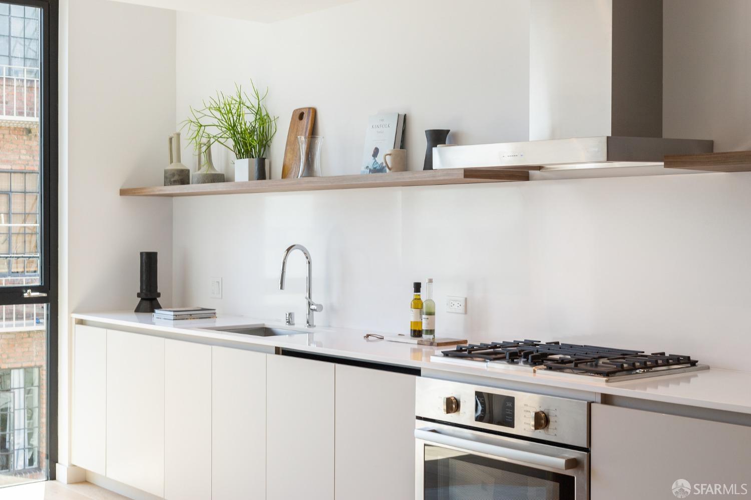 Photo #19: 423755871 Listing 