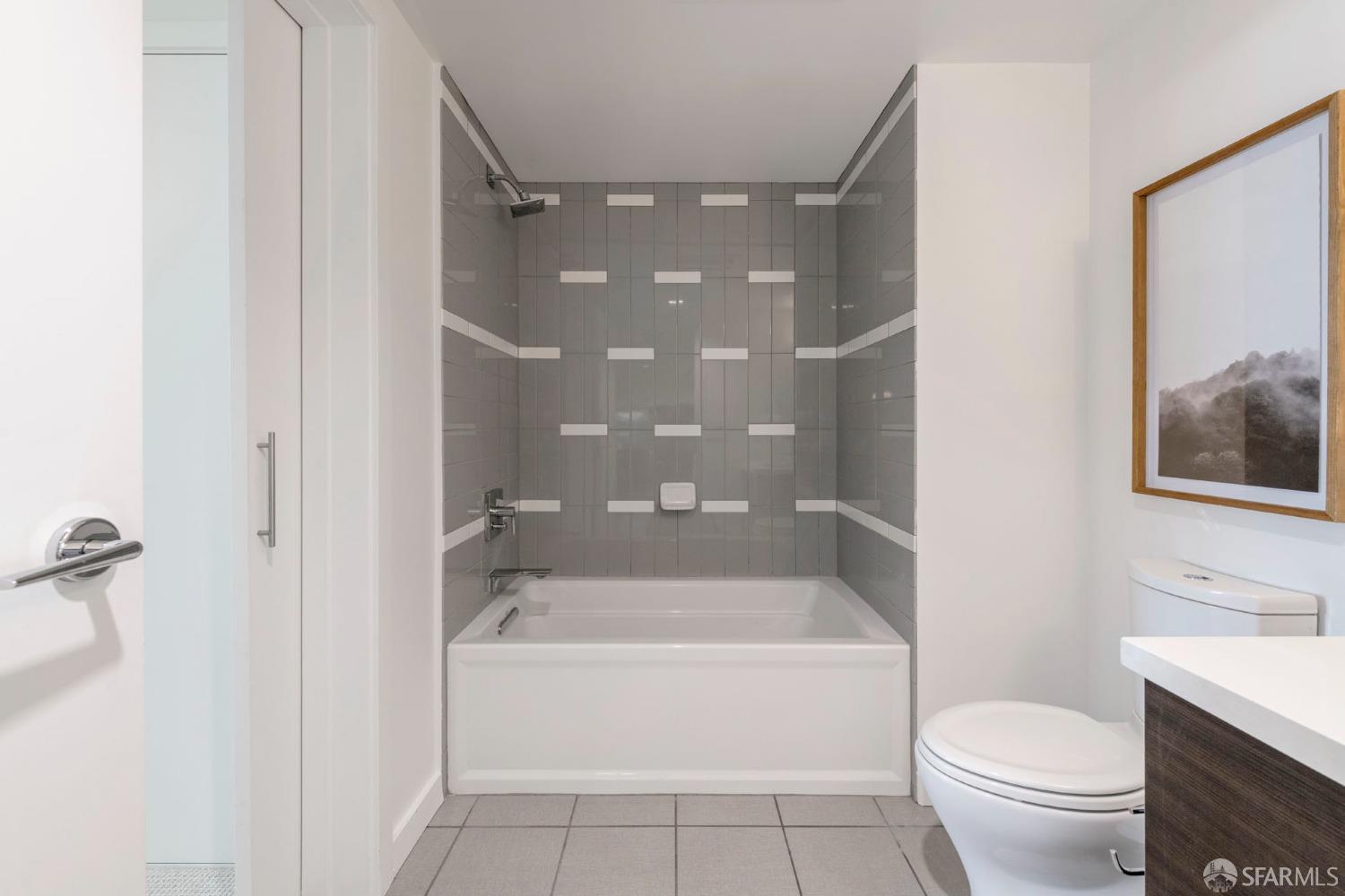 Photo #18: 423900191 Listing 