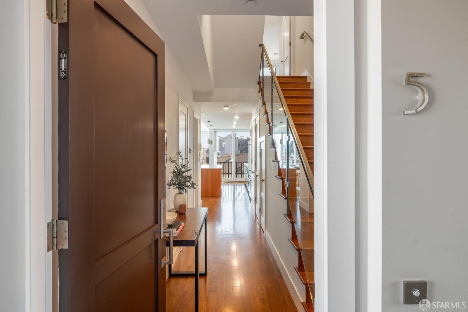 Photo #5: 423911735 Listing 