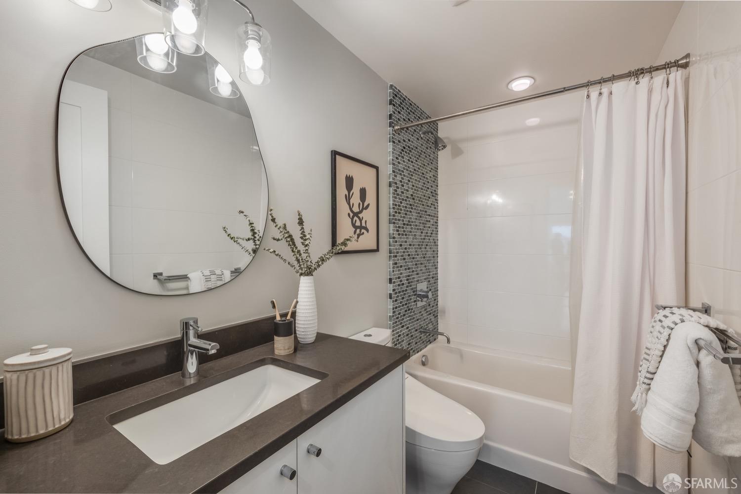 Photo #24: 423911735 Listing 