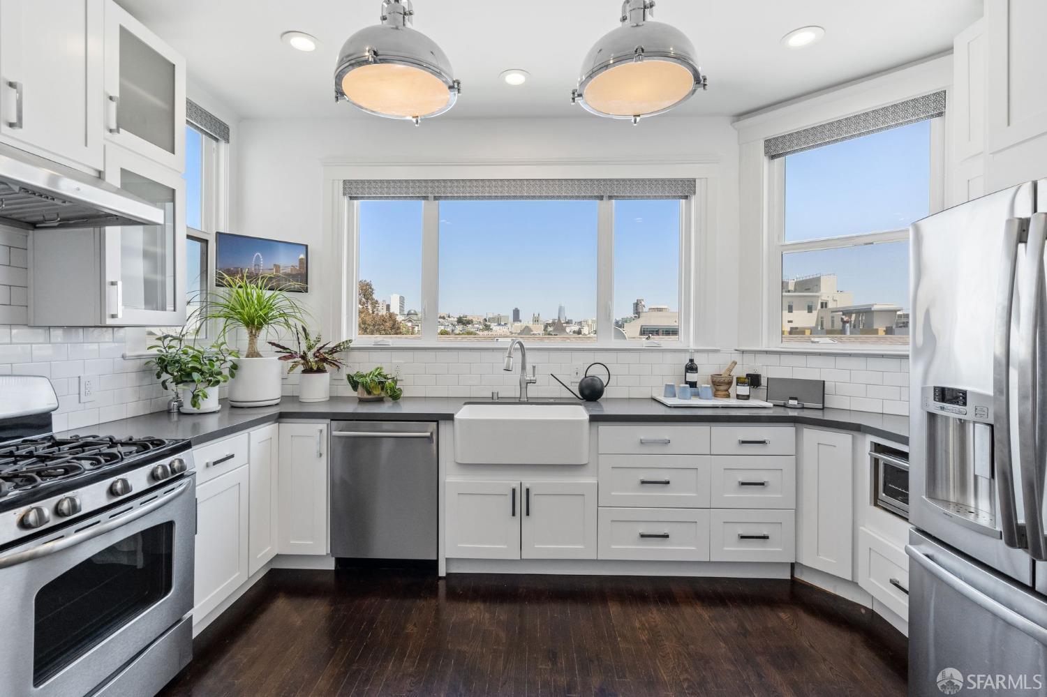 Photo #2: 423911733 Listing 