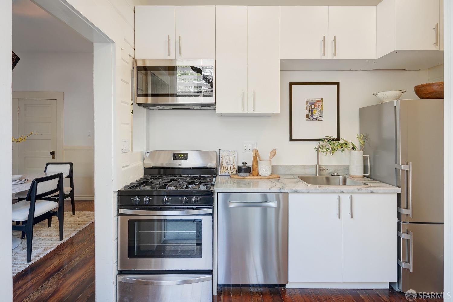 Photo #22: 423911127 Listing 