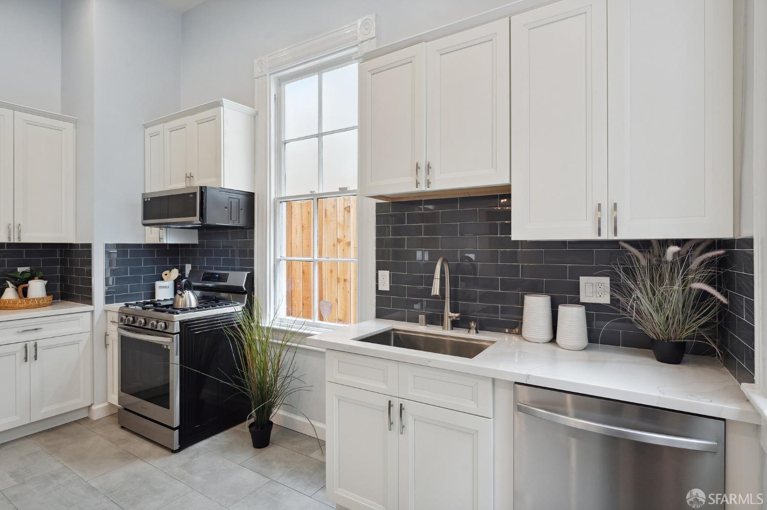 Photo #23: 423900442 Listing 
