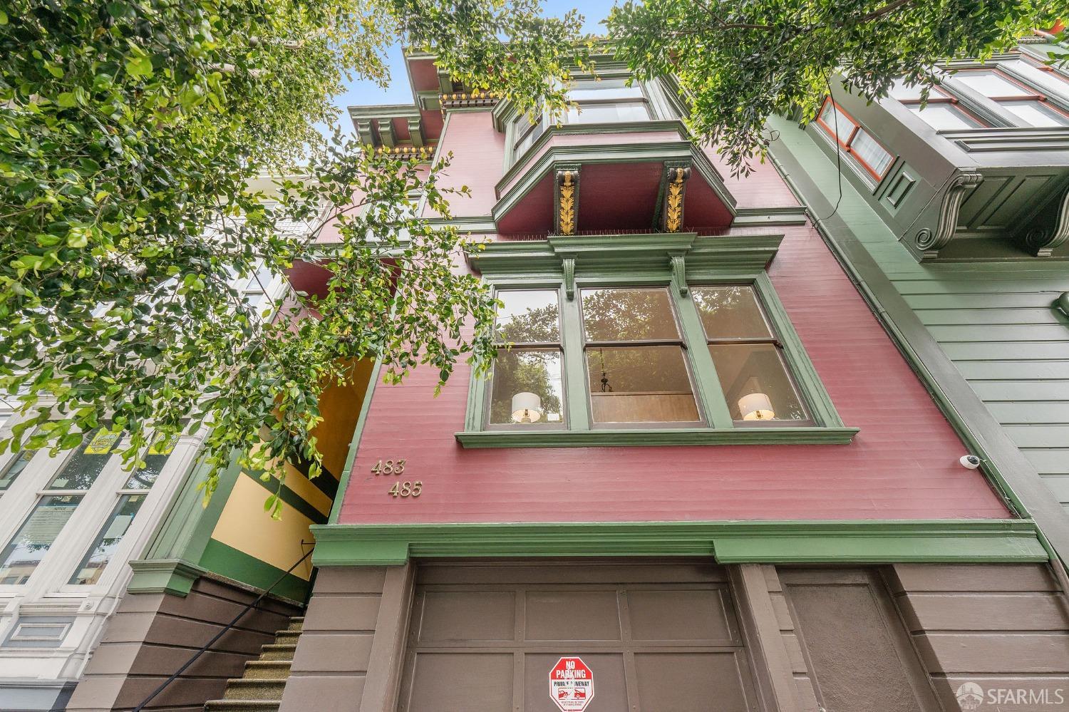 MLS: 423900442 Condo For Sale