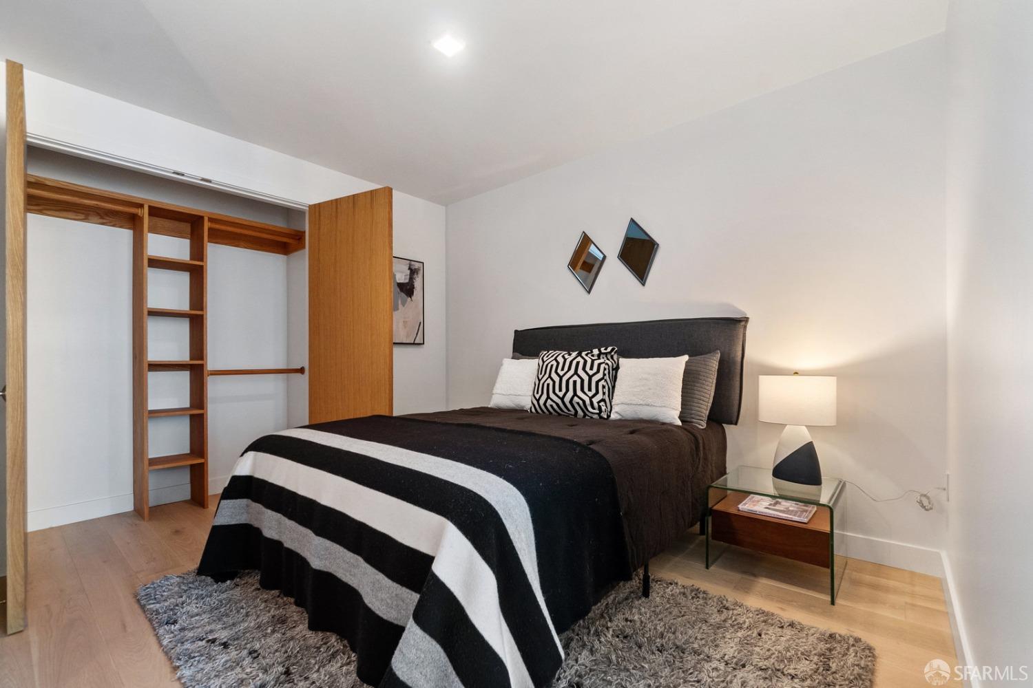 Photo #14: 423910789 Listing 