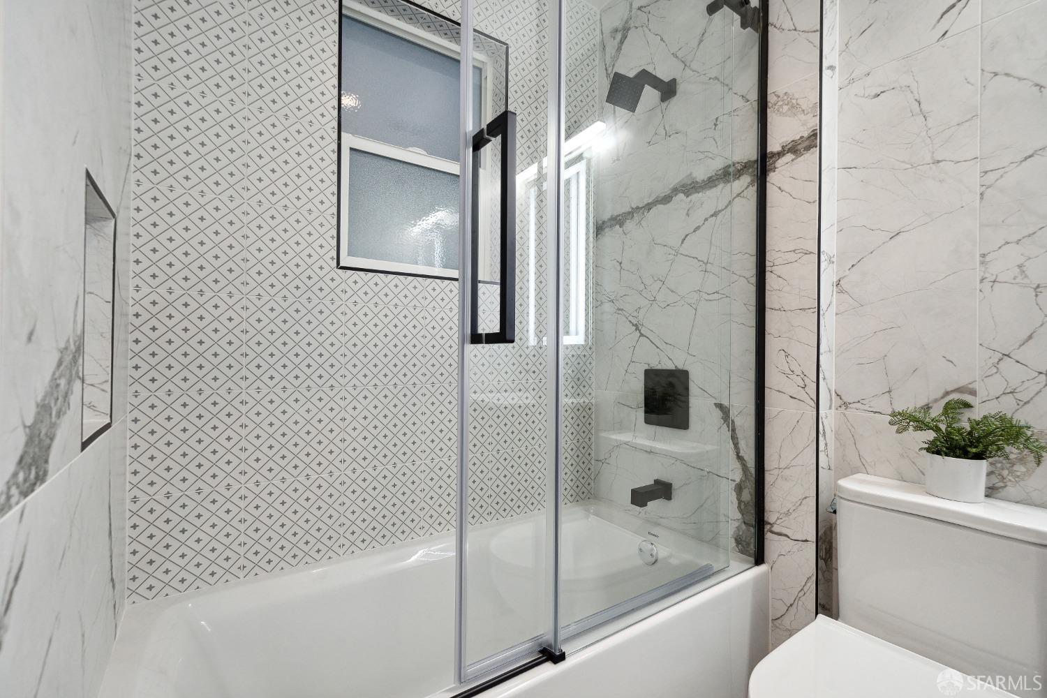 Photo #18: 423912491 Listing 