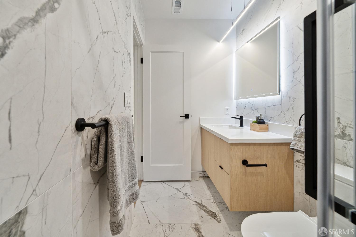 Photo #12: 423912491 Listing 