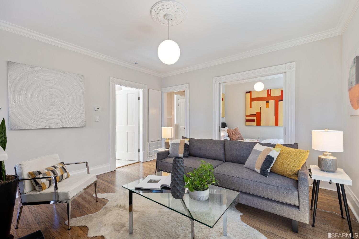 Photo #3: 423912660 Listing 