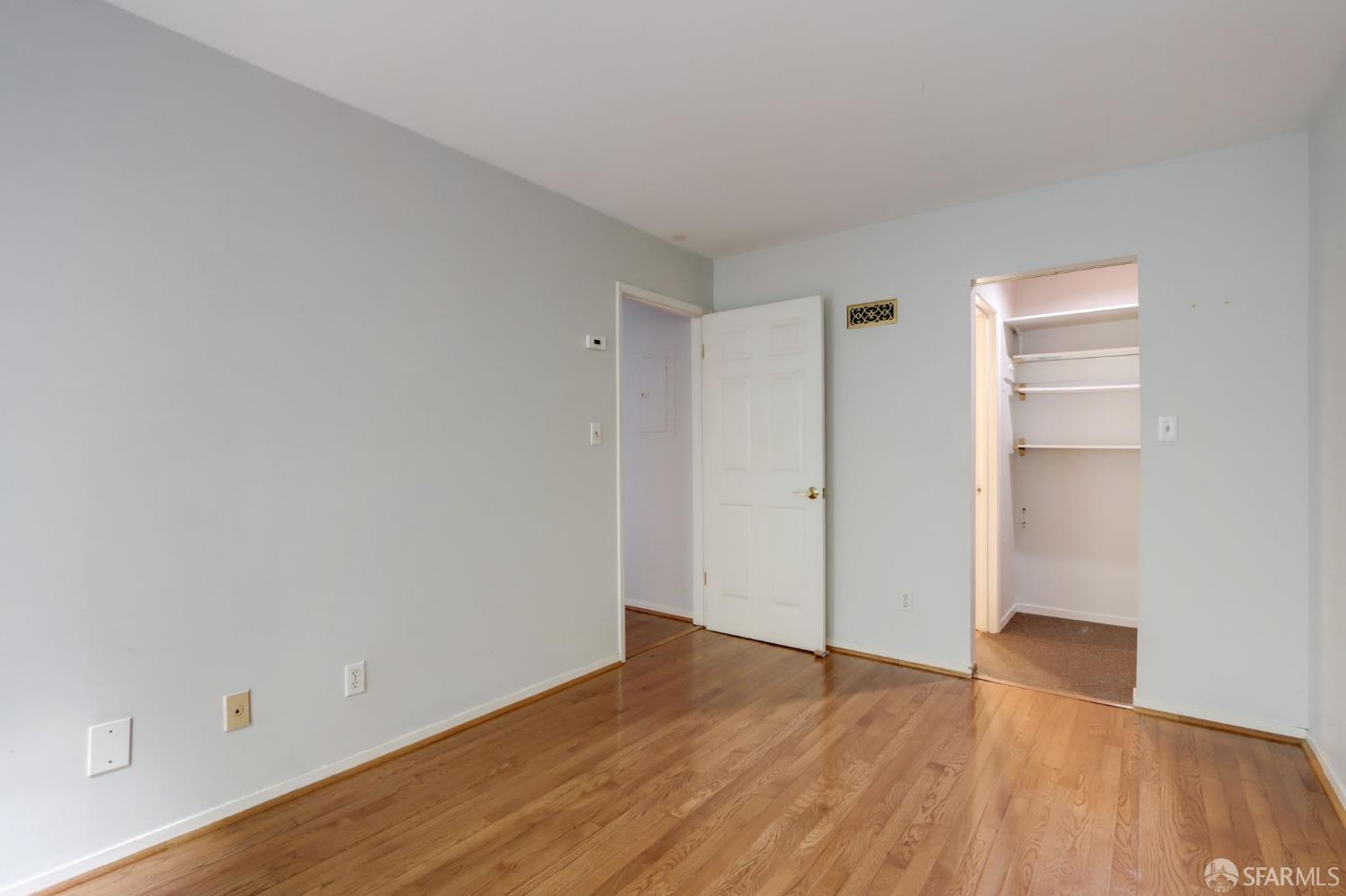 Photo #14: 423912727 Listing 