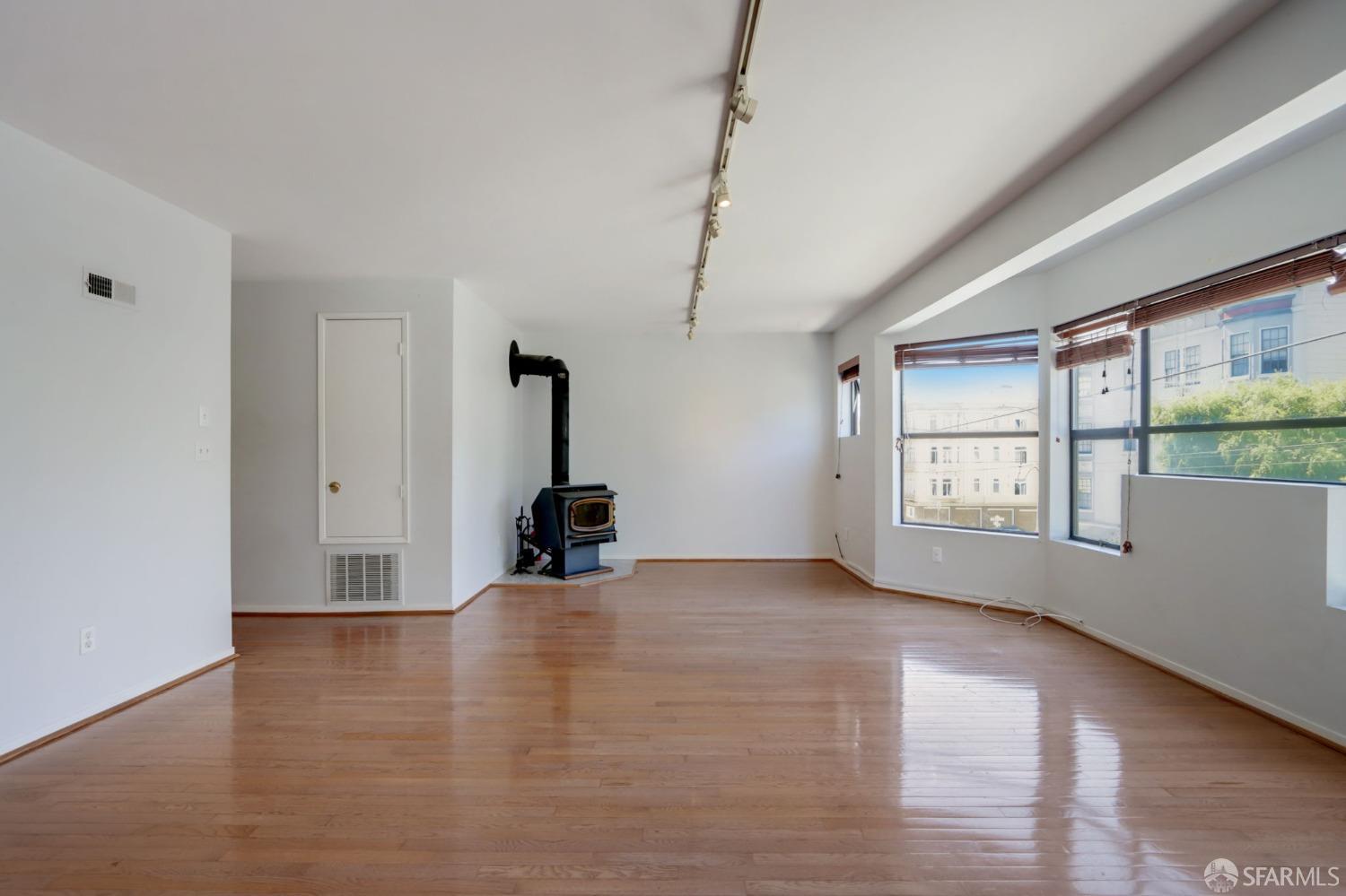 Photo #7: 423912727 Listing 